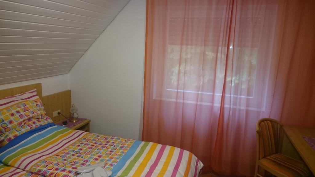 Gasthof Wilhelm Tell Fremdenzimmer Zirndorf Ngoại thất bức ảnh