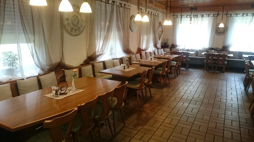 Gasthof Wilhelm Tell Fremdenzimmer Zirndorf Ngoại thất bức ảnh
