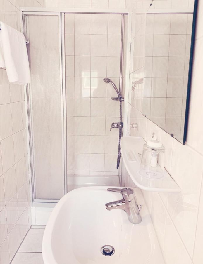 Gasthof Wilhelm Tell Fremdenzimmer Zirndorf Ngoại thất bức ảnh